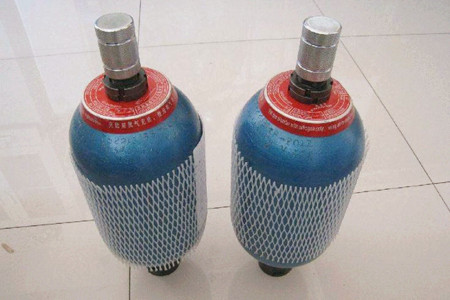 廠家生產(chǎn)活塞式蓄能器時(shí)需注意哪些?