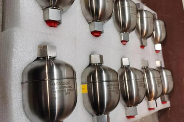 蓄能器的結(jié)構(gòu)類型、作用、安裝以及選用要點(diǎn) 圖2