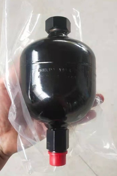 蓄能器氣囊的技術(shù)創(chuàng)新與工程應用解析 圖1